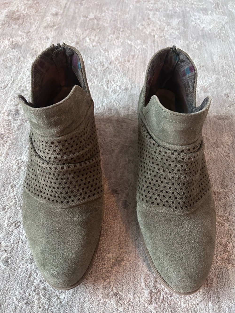 Earth Origins Oakland Amanda Ankle Bootie Women's Sz 9W Sage Leather Suede Chic